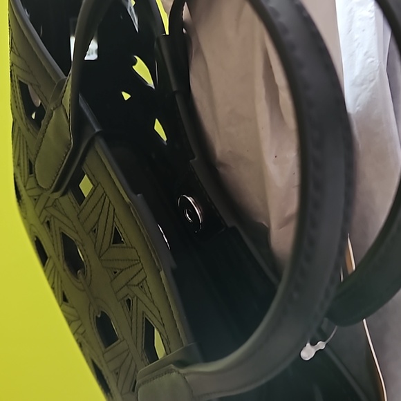 NWT Authentic Michael Kors Eliza open leather tote black🖤 - Picture 7 of 10